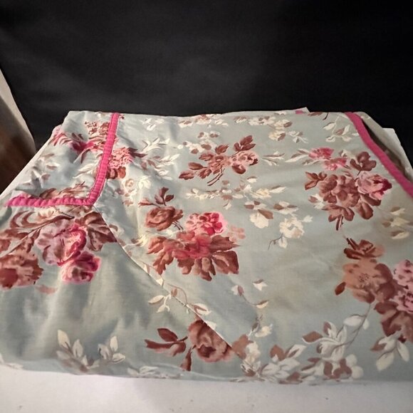 French Country Tablecloth ,ABC Home & Carpet, Floral Vintage Cotton Euc 66x 100" - Picture 2 of 4